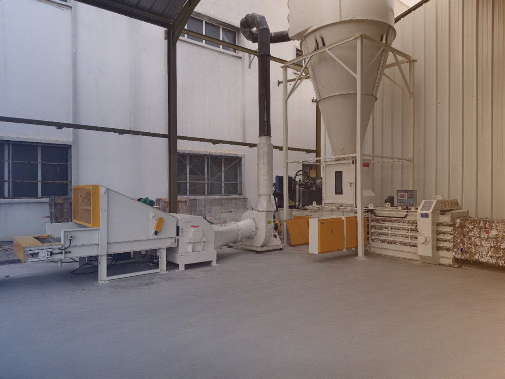 Sistema de Trituración y Compactación de Residuos de Papel